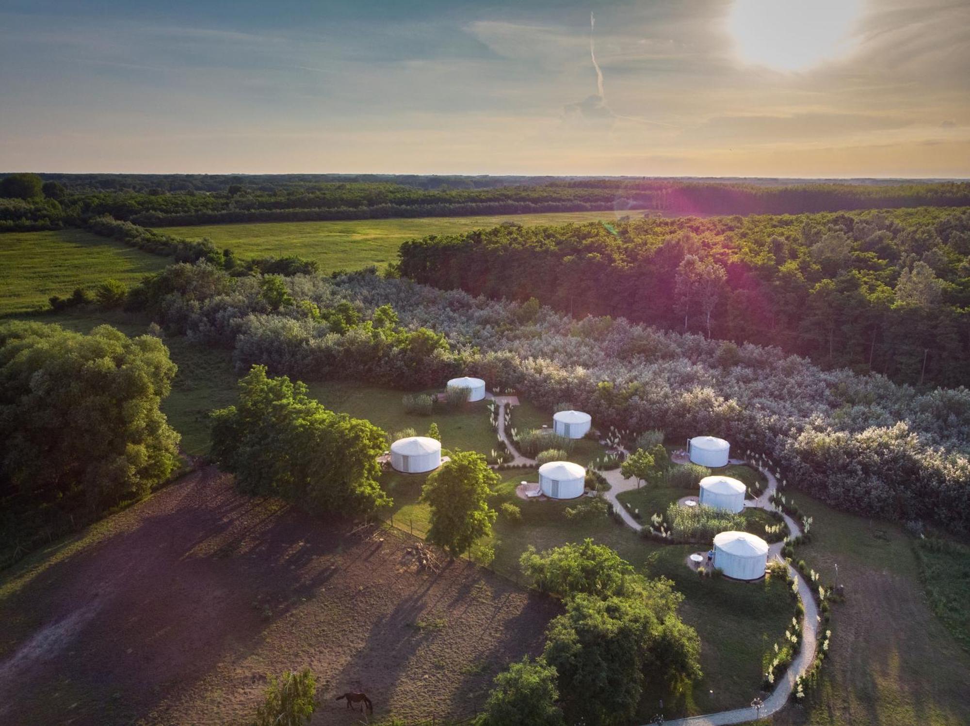 Homoki Lodge Bed & Beyond Glamping (Adults Only) Ruzsa Exteriör bild