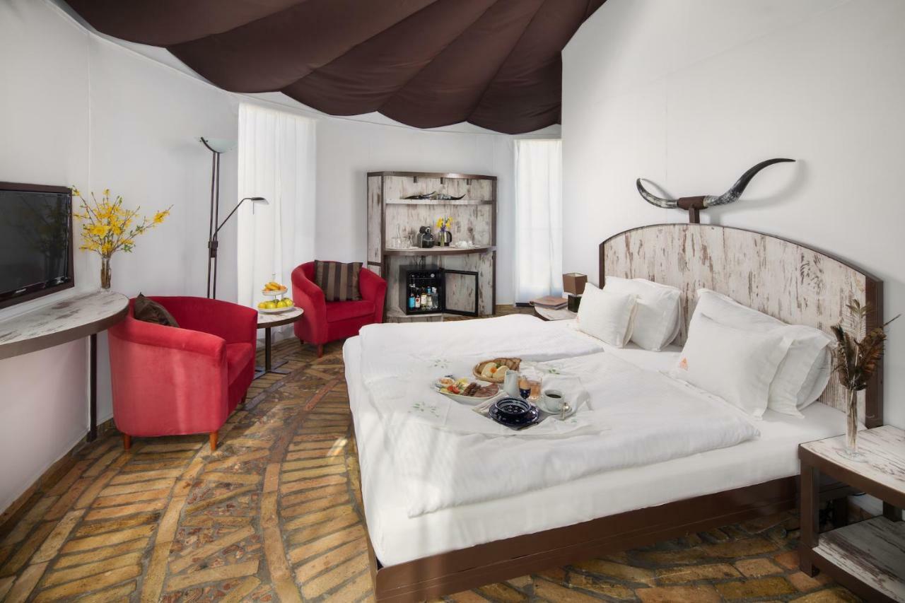 Homoki Lodge Bed & Beyond Glamping (Adults Only) Ruzsa Exteriör bild